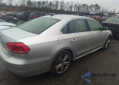 2015 Volkswagen Passat 1.8T Limited Edition из США, поврежденный, VIN 1VWAT7A39FC081498